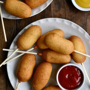 Mini Corn Hot Dogs frozen,  0.66 oz / 46 Units